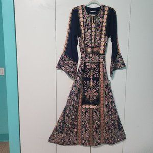 Floral/Peacock Embroideried Navy Blue Thobe Great Shape